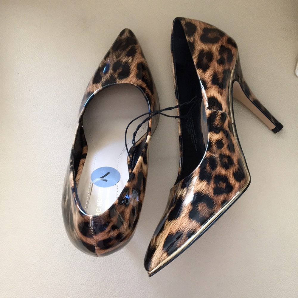 New Andrew Marc NY Peggy Leopard Patent Gold Pumps